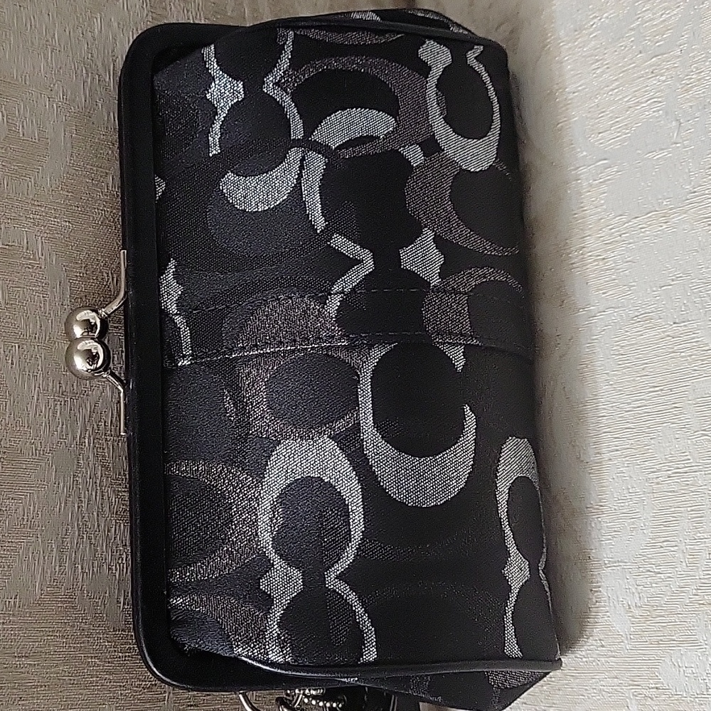 COACH OPTIC MINI 2007 SIGNATURE C KISSLOCK WRISTLET